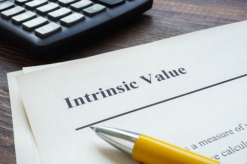 Intrinsic Value of a Stock, a metric that is used by Long Term and Prominent Investers in world stock markets